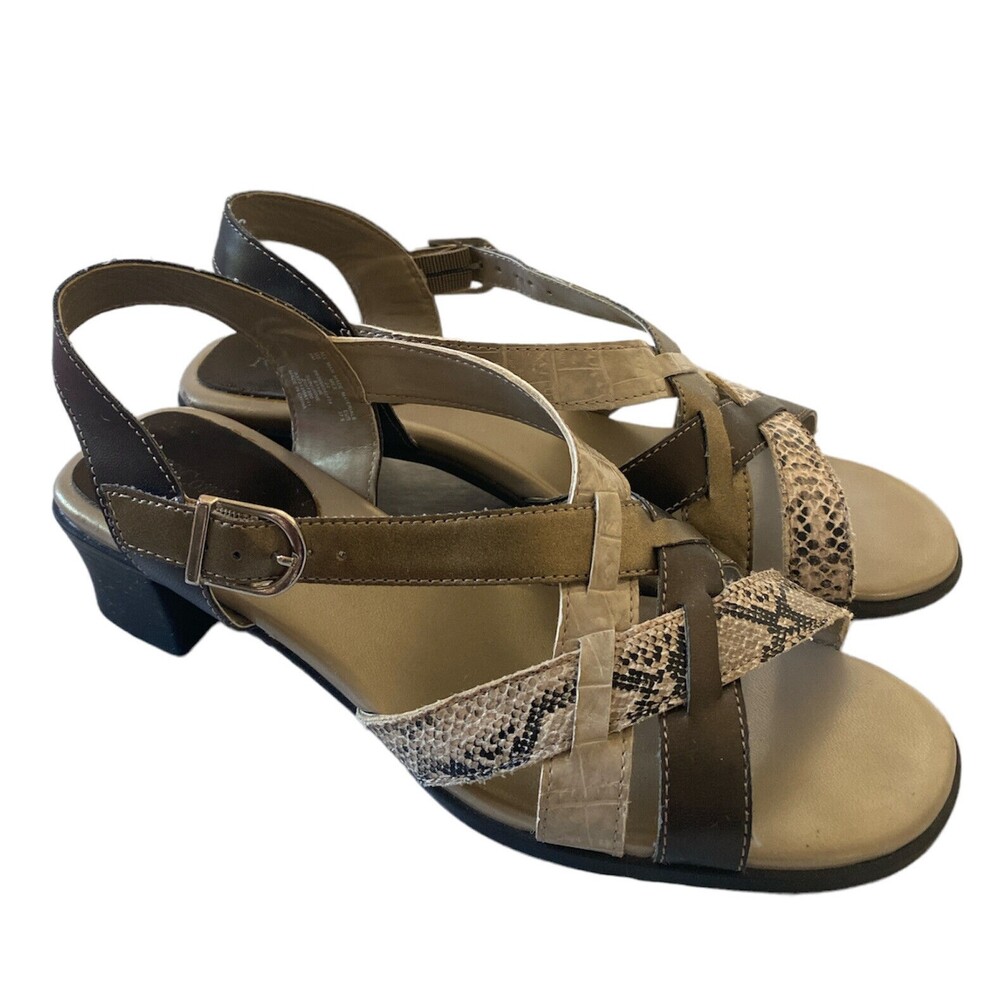 I love Comfort Womens Sunshine Cross Strap Snake Print Heel Sandals Size 6M